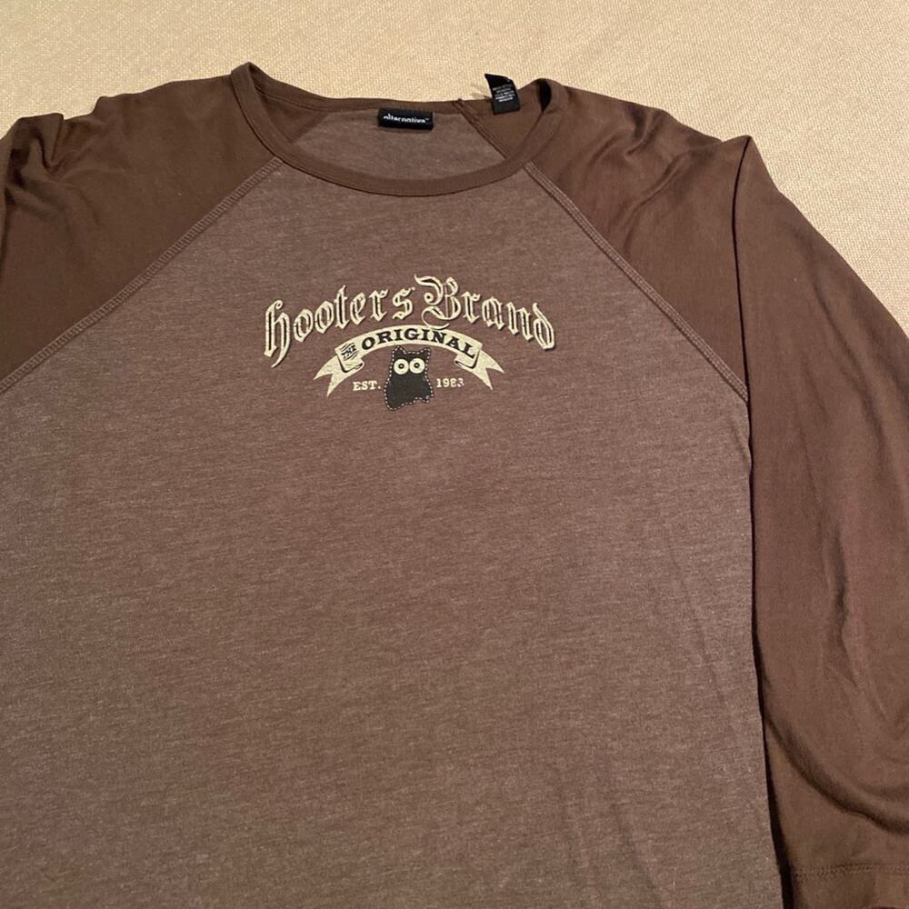 Hooters large Jersey